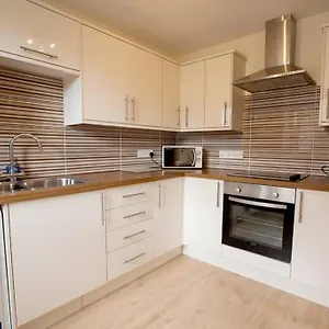  Apartment Centre Executive 2 Bed With Wifi & Parking